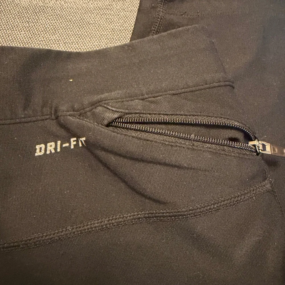 Nike Womens Dri-FIT Leggings Black‎ Just Do It Waistband Zipper Pocket Size M